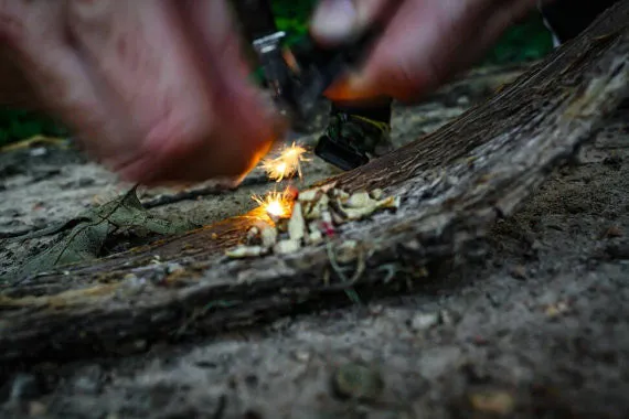 EDC Prepper - Paracord Bracelet Urban Tool Kit Equipped w/ LED Light, fire starter, blade, compass.