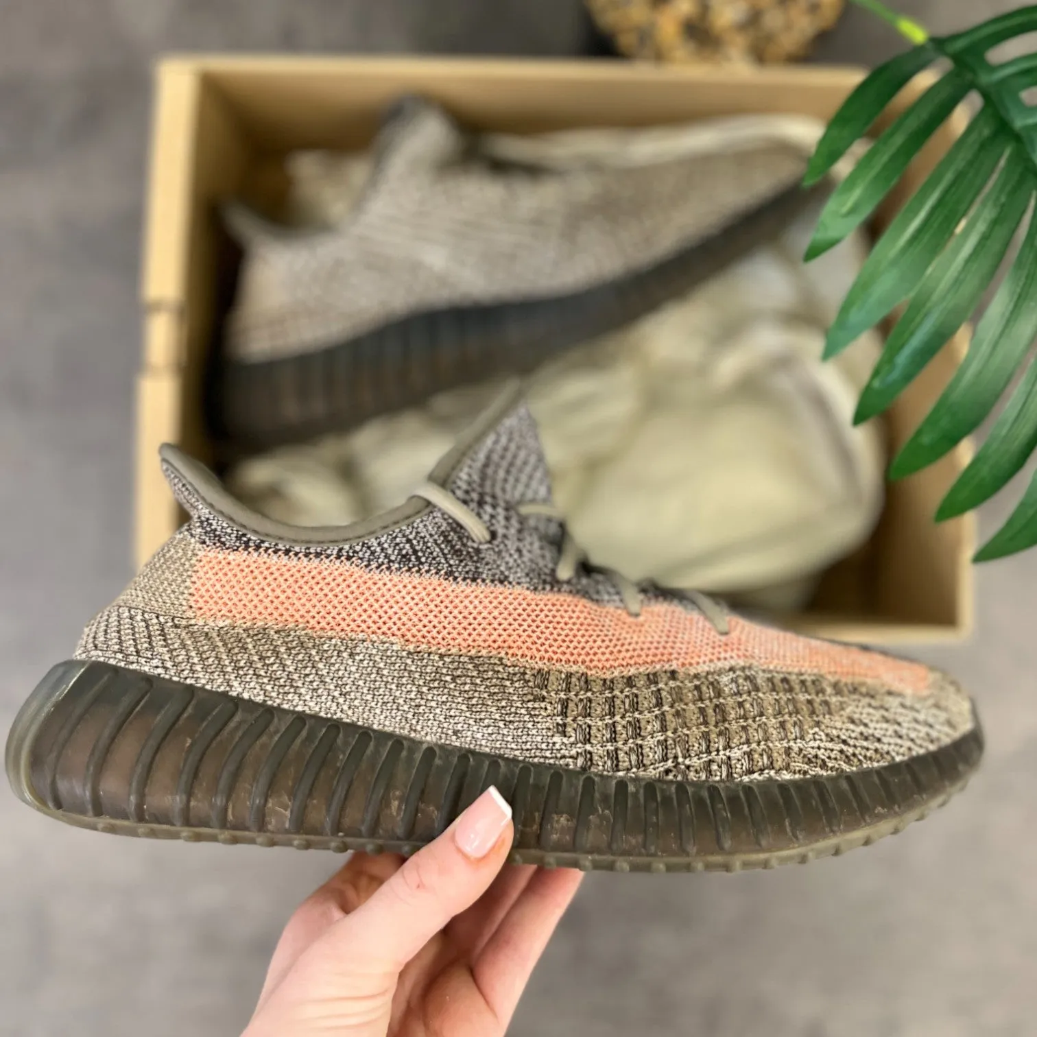 Men's Boost 350 V2 Ash Stone Low Trainers Grey Size EU 42.5 / UK 8.5