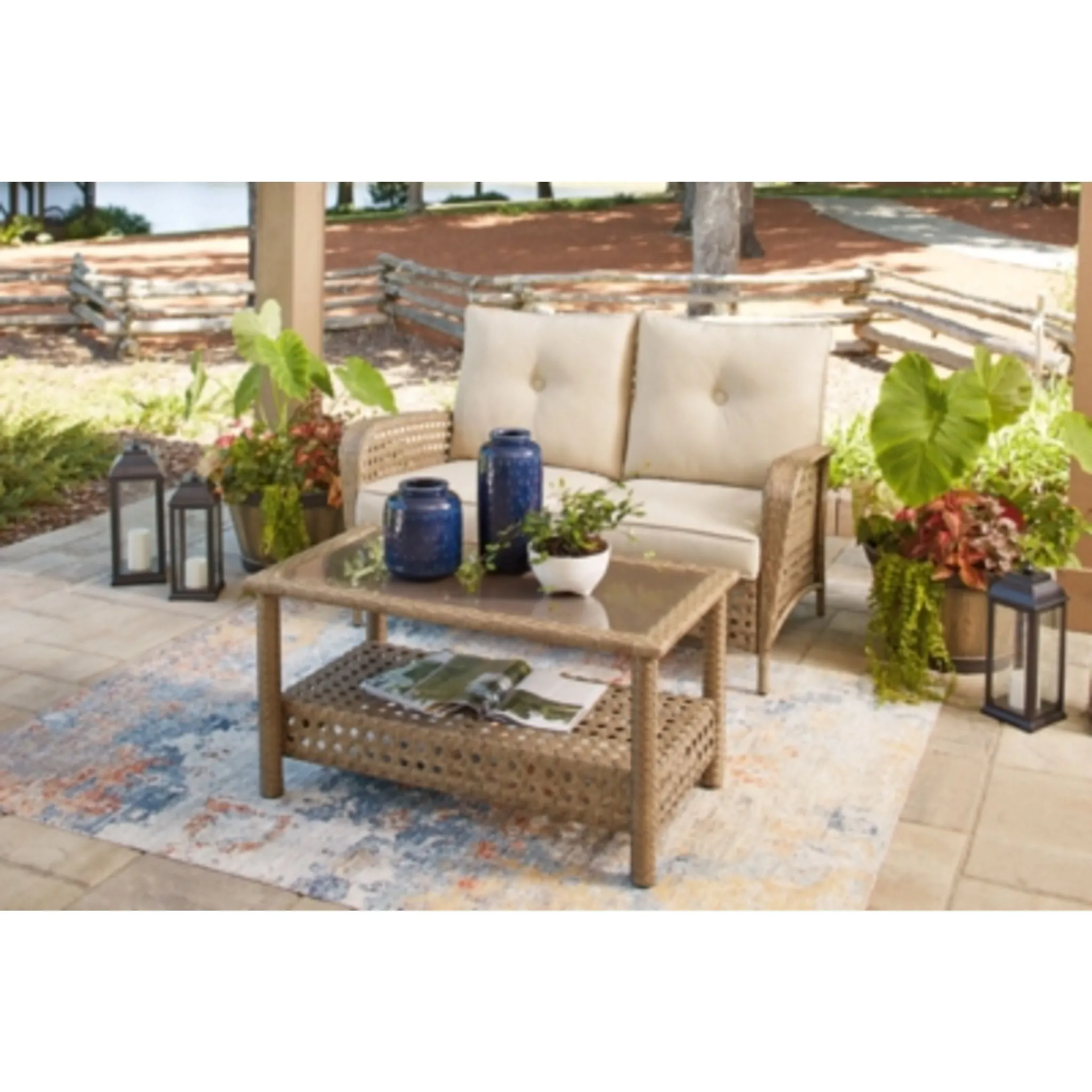 Outdoor Braylee Loveseat with Table