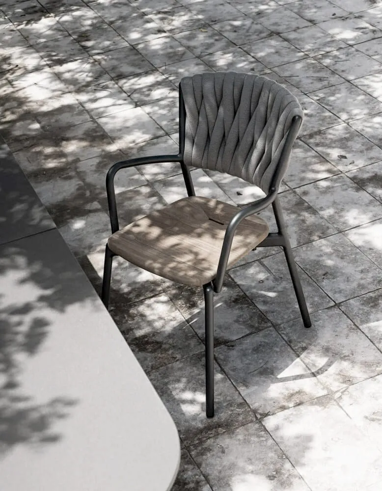 Piper 220 Outdoor Chair