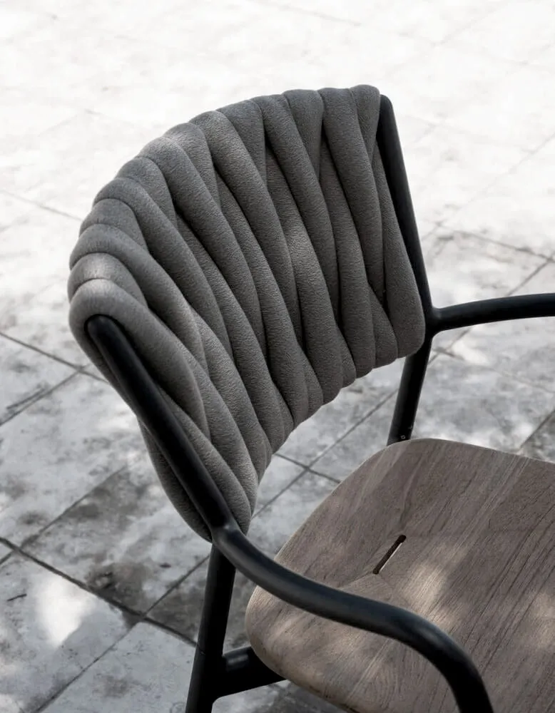 Piper 220 Outdoor Chair