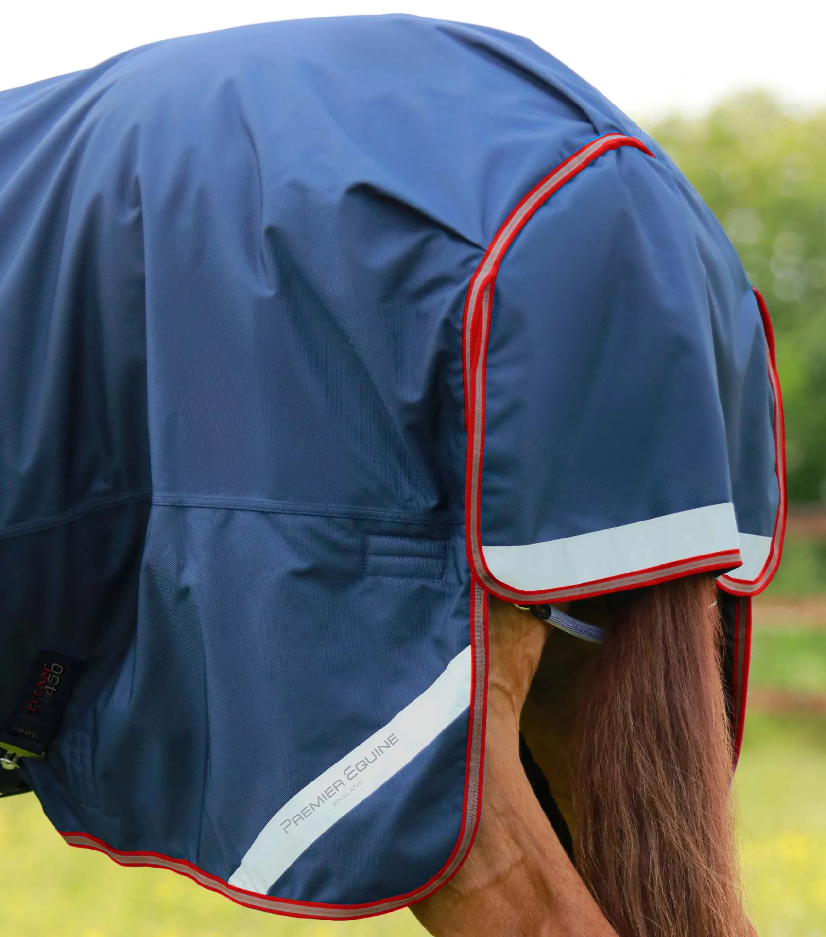 Titan 450g Turnout Rug with Snug-Fit Neck Cover Navy