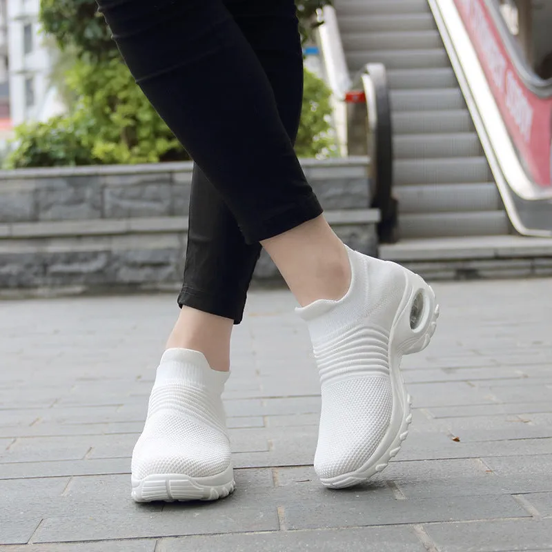 XIANGTUIBAO  2022 Autumn New Sock Shoes Cushion Insole Outdoor Casual Shoes Platform Mom Shoes Cross-Border plus Size Women's Breathable Shoes